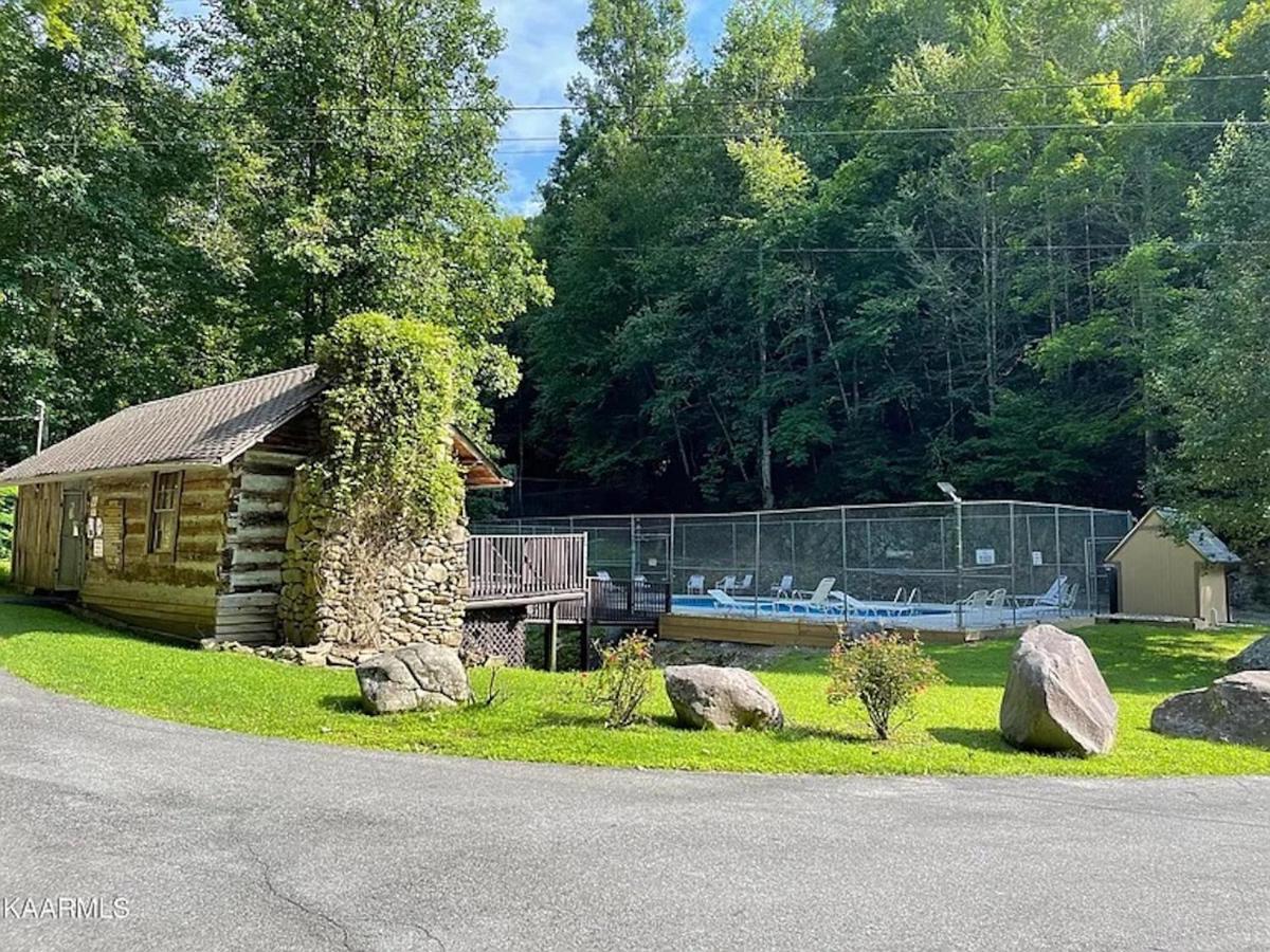 Hawks View Gatlinburg Mountain Cabin Экстерьер фото